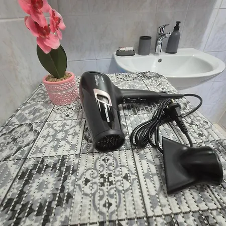 Roberta Pag -obiteljska Kuca Prizemnica Sa 2 Odvojena Apartmana Od Toga Jedan Moderan Luxuzniji, Pogled Na Sa Velikih Terasa, Dvosobni * Pag Town