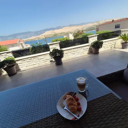 Roberta Pag -obiteljska Kuca Prizemnica Sa 2 Odvojena Apartmana Od Toga Jedan Moderan Luxuzniji, Pogled Na Sa Velikih Terasa, Dvosobni *