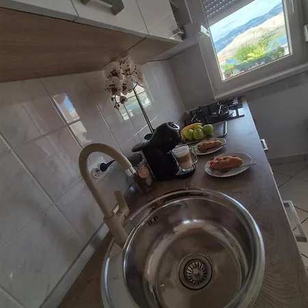 Roberta Pag -obiteljska Kuca Prizemnica Sa 2 Odvojena Apartmana Od Toga Jedan Moderan Luxuzniji, Pogled Na Sa Velikih Terasa, Dvosobni Apartamento Pag Town
