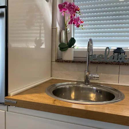 Апартаменты Roberta Pag -obiteljska Kuca Prizemnica Sa 2 Odvojena Apartmana Od Toga Jedan Moderan Luxuzniji, Pogled Na Sa Velikih Terasa, Dvosobni *