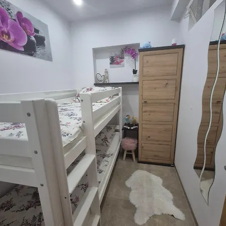 Roberta Pag -obiteljska Kuca Prizemnica Sa 2 Odvojena Apartmana Od Toga Jedan Moderan Luxuzniji, Pogled Na Sa Velikih Terasa, Dvosobni Апартаменты