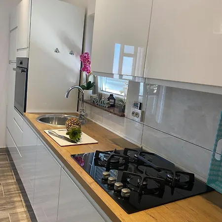 Roberta Pag -obiteljska Kuca Prizemnica Sa 2 Odvojena Apartmana Od Toga Jedan Moderan Luxuzniji, Pogled Na Sa Velikih Terasa, Dvosobni * Pag Town