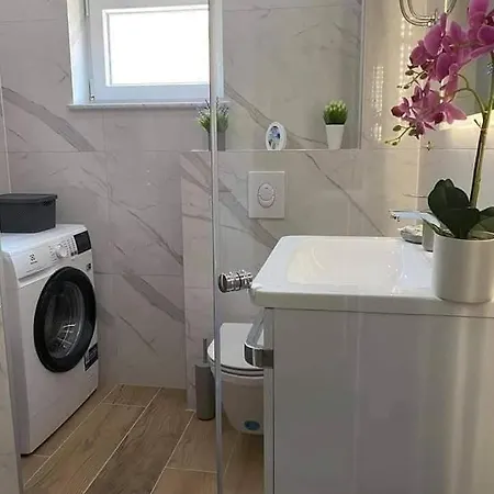 Apartamento Roberta Pag -obiteljska Kuca Prizemnica Sa 2 Odvojena Apartmana Od Toga Jedan Moderan Luxuzniji, Pogled Na Sa Velikih Terasa, Dvosobni *