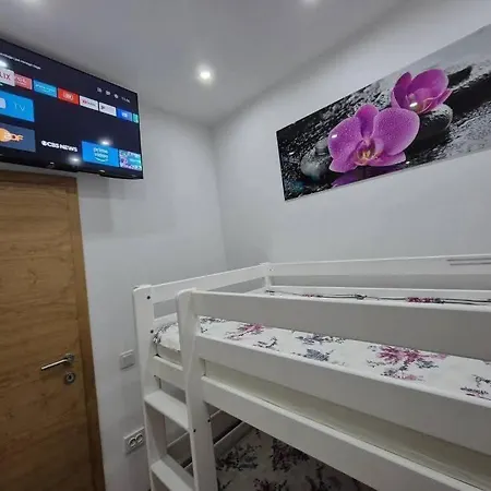 Roberta Pag -obiteljska Kuca Prizemnica Sa 2 Odvojena Apartmana Od Toga Jedan Moderan Luxuzniji, Pogled Na Sa Velikih Terasa, Dvosobni *