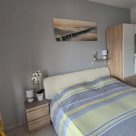 Roberta Pag -obiteljska Kuca Prizemnica Sa 2 Odvojena Apartmana Od Toga Jedan Moderan Luxuzniji, Pogled Na Sa Velikih Terasa, Dvosobni * Pag Town