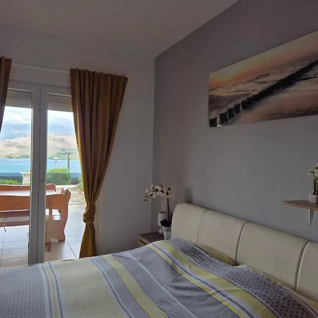 Apartment Roberta Pag -obiteljska Kuca Prizemnica Sa 2 Odvojena Apartmana Od Toga Jedan Moderan Luxuzniji, Pogled Na Sa Velikih Terasa, Dvosobni *