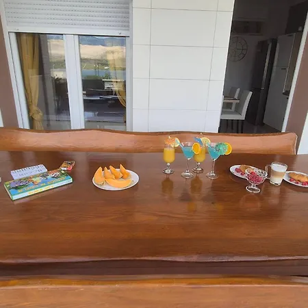 Roberta Pag -obiteljska Kuca Prizemnica Sa 2 Odvojena Apartmana Od Toga Jedan Moderan Luxuzniji, Pogled Na Sa Velikih Terasa, Dvosobni *