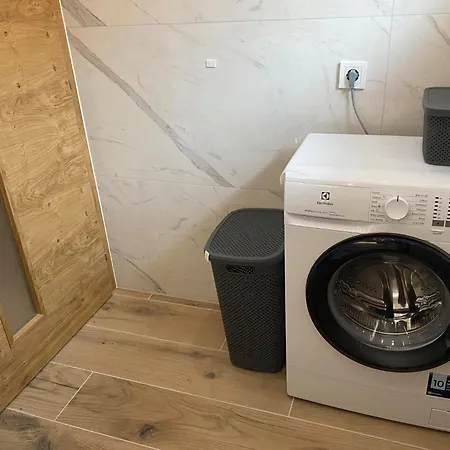 Apartment Roberta Pag -obiteljska Kuca Prizemnica Sa 2 Odvojena Apartmana Od Toga Jedan Moderan Luxuzniji, Pogled Na Sa Velikih Terasa, Dvosobni Pag Town