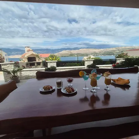 Apartment Roberta Pag -obiteljska Kuca Prizemnica Sa 2 Odvojena Apartmana Od Toga Jedan Moderan Luxuzniji, Pogled Na Sa Velikih Terasa, Dvosobni