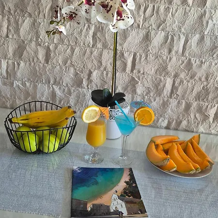Roberta Pag -obiteljska Kuca Prizemnica Sa 2 Odvojena Apartmana Od Toga Jedan Moderan Luxuzniji, Pogled Na Sa Velikih Terasa, Dvosobni *