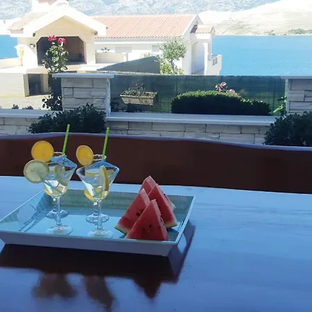 Roberta Pag -obiteljska Kuca Prizemnica Sa 2 Odvojena Apartmana Od Toga Jedan Moderan Luxuzniji, Pogled Na Sa Velikih Terasa, Dvosobni *