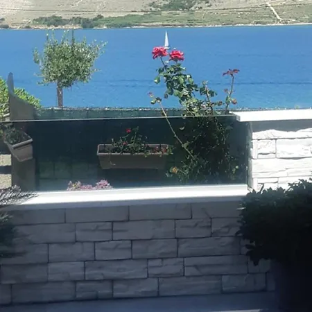 Roberta Pag -obiteljska Kuca Prizemnica Sa 2 Odvojena Apartmana Od Toga Jedan Moderan Luxuzniji, Pogled Na Sa Velikih Terasa, Dvosobni * Pag Town